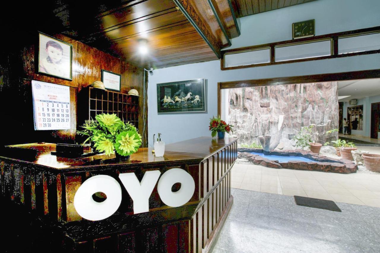 Super Oyo 2320 Hotel Charvita Kupang  Exterior foto